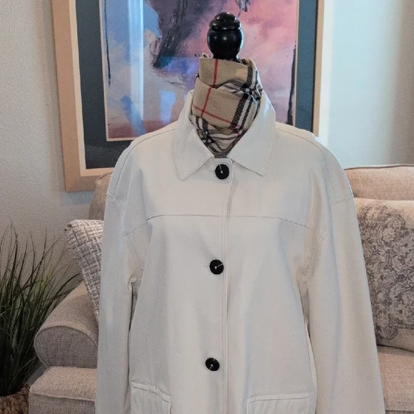 Oversized Cream Coat Faux Leather with Black Buttons - Picture 4 of 12